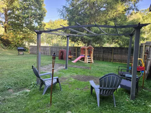 5872 Us-60, Rush, KY 41168