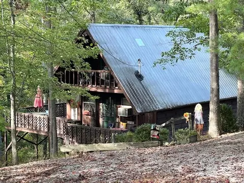 303 Shady Ln, Wellington, KY 40387