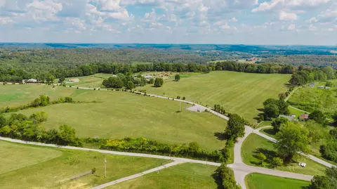 5498 Glen Lily Rd, Bowling Green, KY 42101