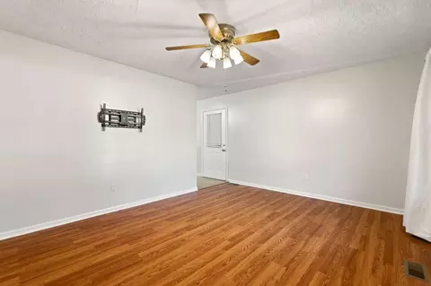 Living - 107 Maher Dr, Morehead, KY 40351 photo 1 of 4