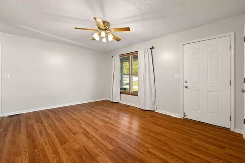 Living - 107 Maher Dr, Morehead, KY 40351 photo 2 of 4