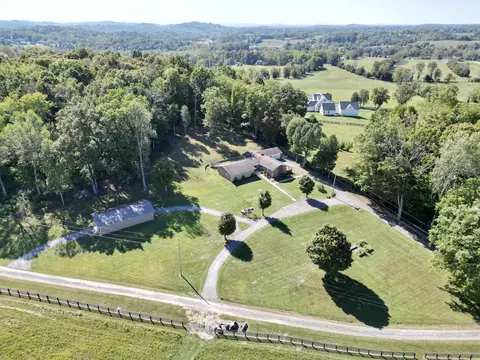 95 Harmony Ln, Science Hill, KY 42553