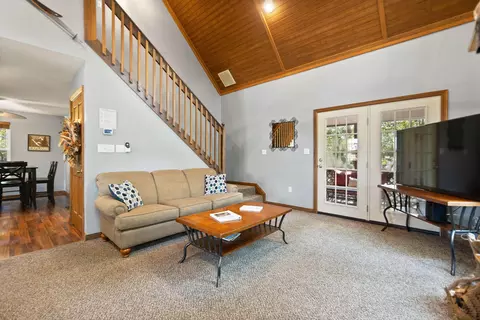 Living - 53 Clover Leaf Cir, Burnside, KY 42519 photo 2 of 4