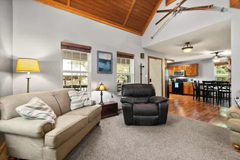 Living - 53 Clover Leaf Cir, Burnside, KY 42519 photo 3 of 4