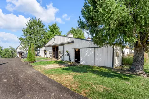 Exterior - 2788 Frankfort Rd, Georgetown, KY 40324 photo 24 of 28