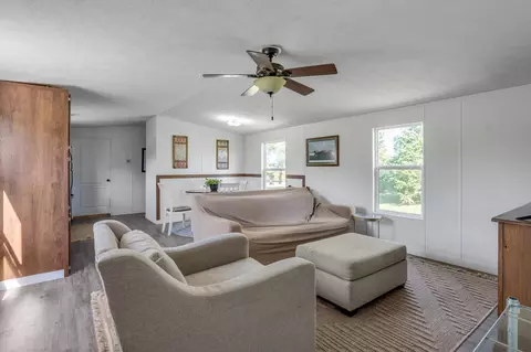 Living - 2788 Frankfort Rd, Georgetown, KY 40324 photo 6 of 6