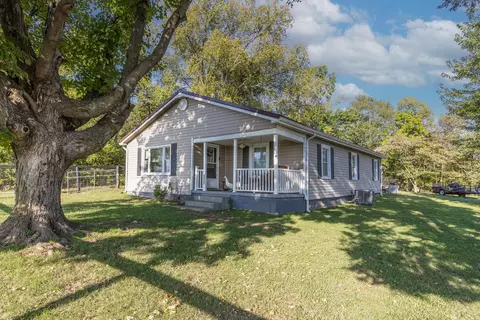 280 Russell Cave Rd, Paris, KY 40361