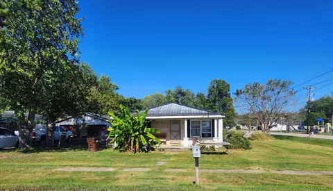 148 4th Ave, Clay City, KY 40312