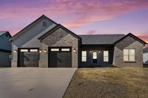 159 Willis Dr, Danville, KY 40422