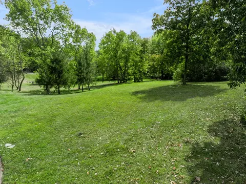 2104 Woodsbury Pl, Lexington, KY 40515