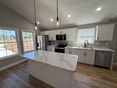 Kitchen - 225 King St, Corbin, KY 40701 photo 2 of 3