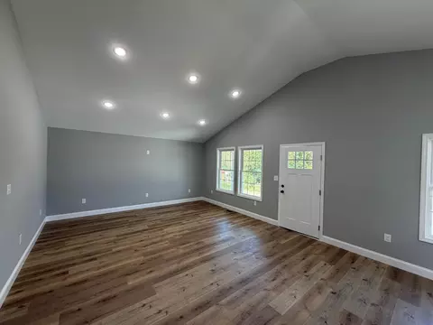 Living - 225 King St, Corbin, KY 40701 photo 3 of 3