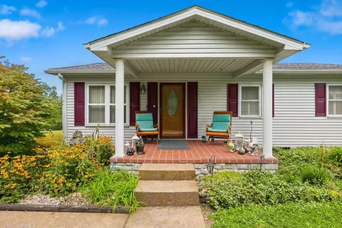 338 Happy Top Rd, Clay City, KY 40312