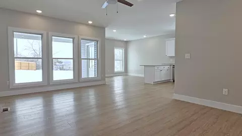 112 Gray Bird Ln, London, KY 40741