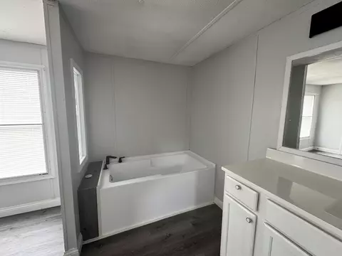 Bath - 93 Russell Hudson Loop, Windsor, KY 42565 photo 2 of 5