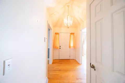 Entry Way - 1313 Roosevelt St, Corbin, KY 40701 photo 1 of 5