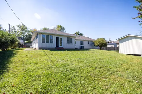 Exterior - 1313 Roosevelt St, Corbin, KY 40701 photo 9 of 10