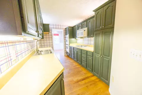 Kitchen - 1313 Roosevelt St, Corbin, KY 40701 photo 5 of 5