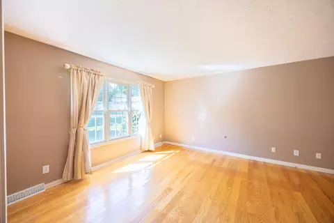 Living - 1313 Roosevelt St, Corbin, KY 40701 photo 4 of 7
