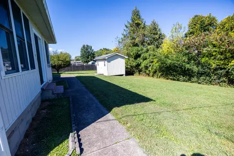 Exterior - 1313 Roosevelt St, Corbin, KY 40701 photo 8 of 10