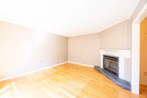 Living - 1313 Roosevelt St, Corbin, KY 40701 photo 3 of 7