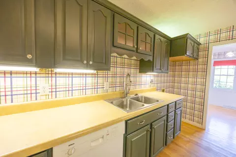 Kitchen - 1313 Roosevelt St, Corbin, KY 40701 photo 4 of 5