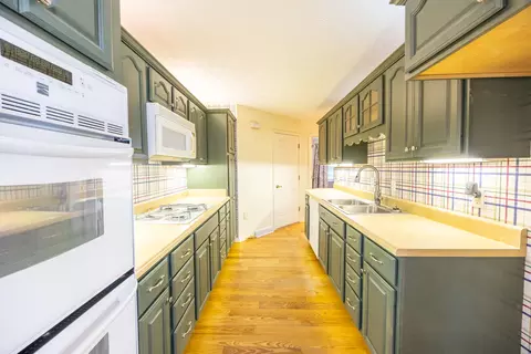 Kitchen - 1313 Roosevelt St, Corbin, KY 40701 photo 2 of 5