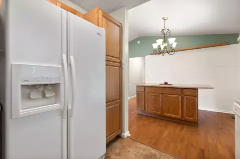 Kitchen - 33 Creekside Ln, Corbin, KY 40701 photo 2 of 4
