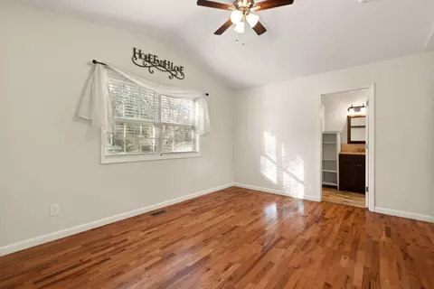 Bedroom - 33 Creekside Ln, Corbin, KY 40701 photo 2 of 11