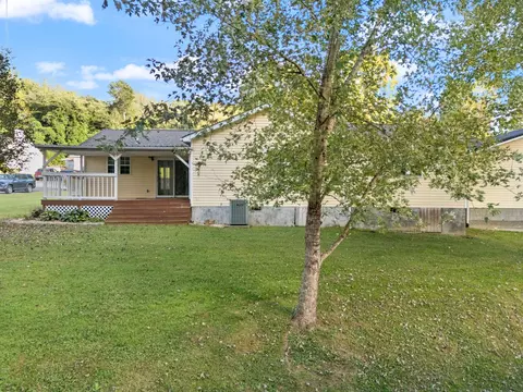 Exterior - 33 Creekside Ln, Corbin, KY 40701 photo 6 of 11