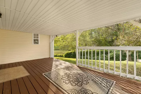 Exterior - 33 Creekside Ln, Corbin, KY 40701 photo 4 of 11