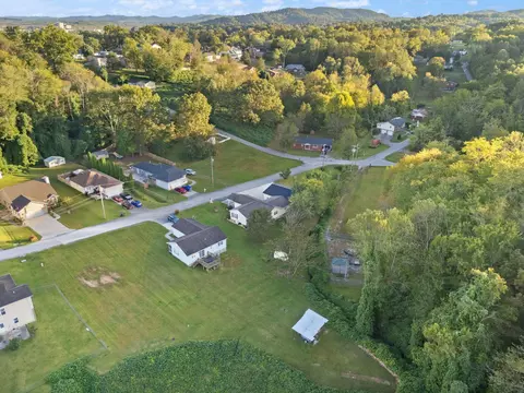 View/Area - 33 Creekside Ln, Corbin, KY 40701 photo 12 of 13