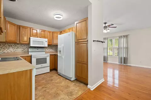 Entry Way - 33 Creekside Ln, Corbin, KY 40701 photo 1 of 2