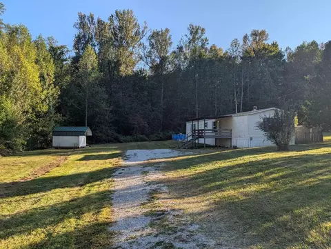 1221 Dean Hundley Rd, East Bernstadt, KY 40729