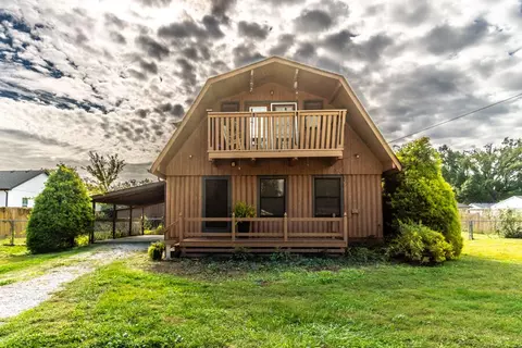 208 Rockcastle St, Berea, KY 40403
