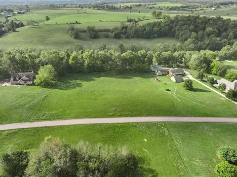 150 Lakeside Dr, Lancaster, KY 40444