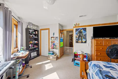 Bedroom - 400 Mccarter Branch Rd, Berea, KY 40403 photo 9 of 9