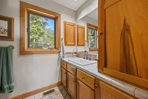 Bath - 400 Mccarter Branch Rd, Berea, KY 40403 photo 1 of 3