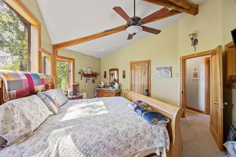 Bedroom - 400 Mccarter Branch Rd, Berea, KY 40403 photo 2 of 9