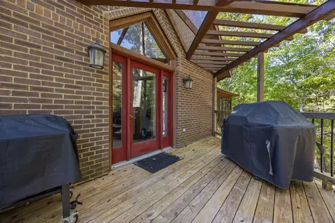 Exterior - 400 Mccarter Branch Rd, Berea, KY 40403 photo 5 of 10