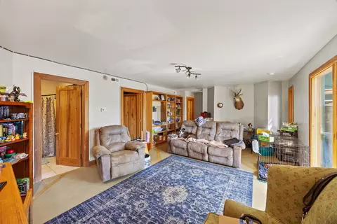 Living - 400 Mccarter Branch Rd, Berea, KY 40403 photo 5 of 6