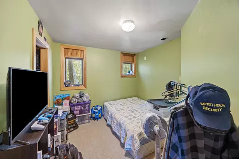 Bedroom - 400 Mccarter Branch Rd, Berea, KY 40403 photo 7 of 9