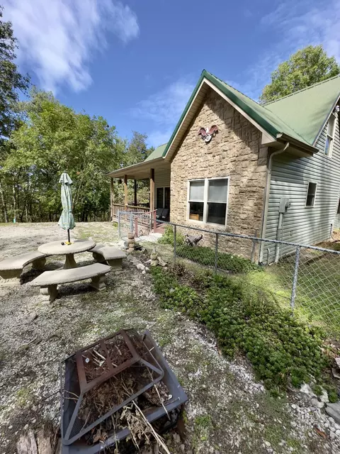 112 Byrd Ln, Monticello, KY 42633