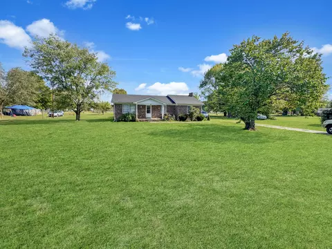 242 Cemetery St, Junction City, KY 40440