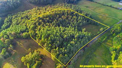 5531 Ky-746, Campton, KY 41301 photo 6