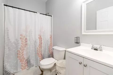 Bath - 120 Bridleway Rd, Nancy, KY 42544 photo 1 of 3