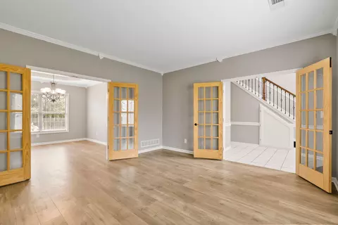 Living - 151 Hemingway Pl, Georgetown, KY 40324 photo 3 of 9