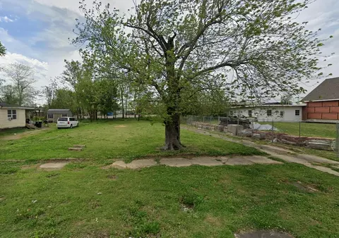 427 S 8th St, Mayfield, KY 42066
