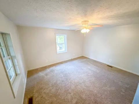 Bedroom - 1339 Daws Ridge Rd, Nancy, KY 42544 photo 1 of 2