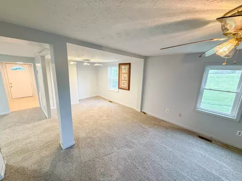 Living - 1339 Daws Ridge Rd, Nancy, KY 42544 photo 1 of 2